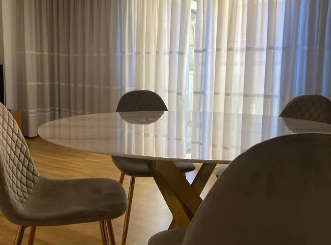 Explanada Flat لقنت